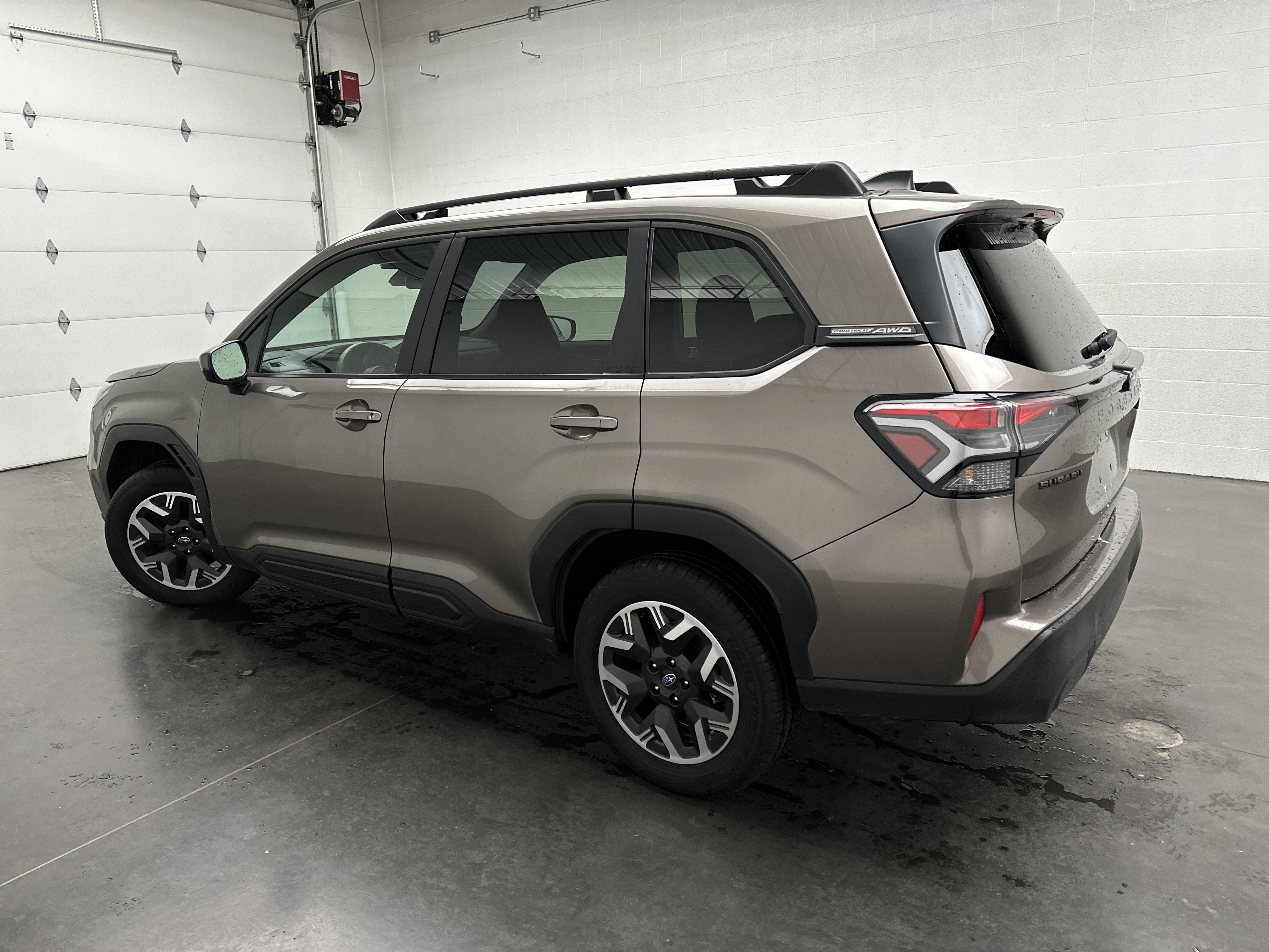 Used 2025 Subaru Forester Premium AWD/4WD image 6