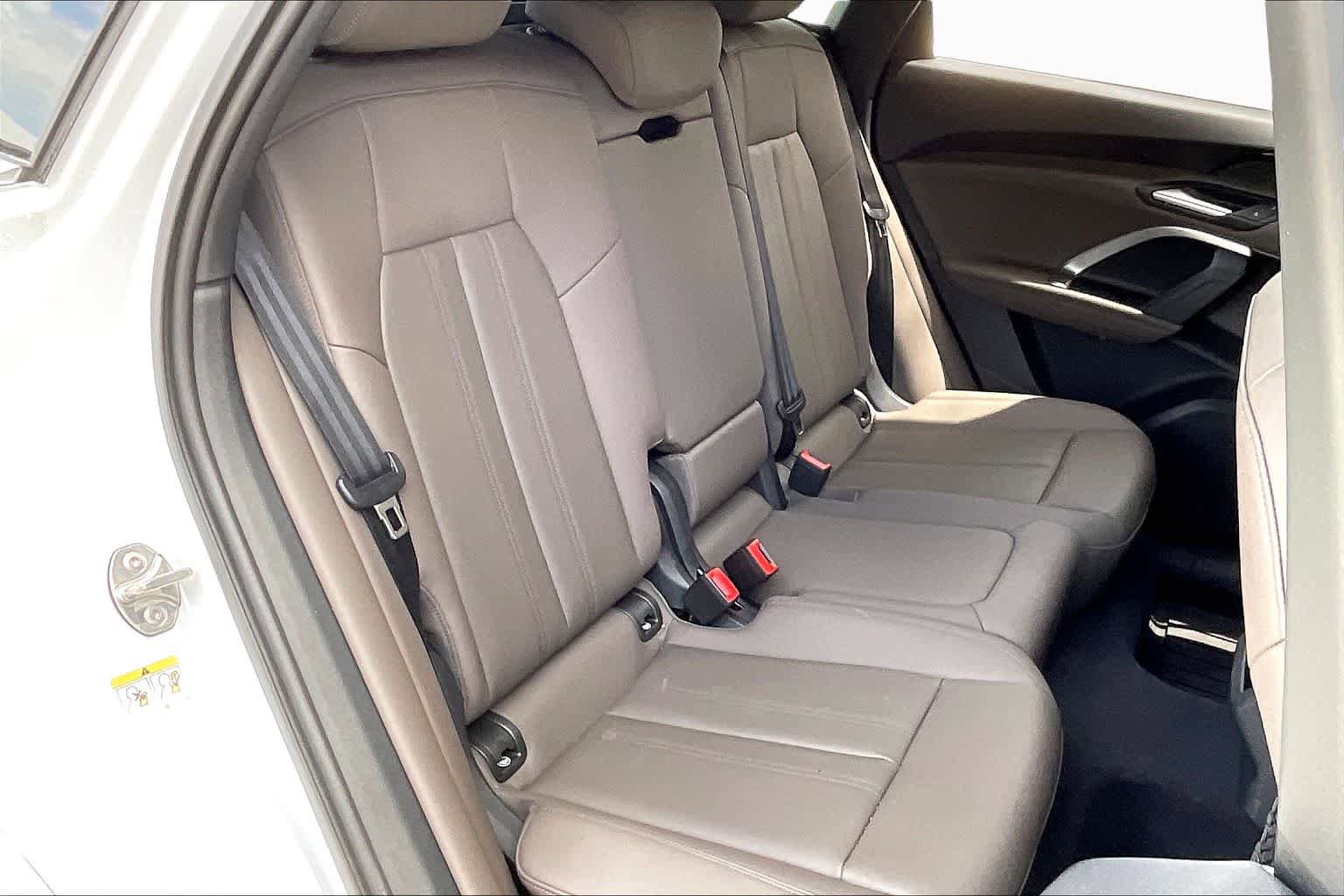 Used 2025 Audi Q5 Premium w/ Convenience Package AWD/4WD image 20