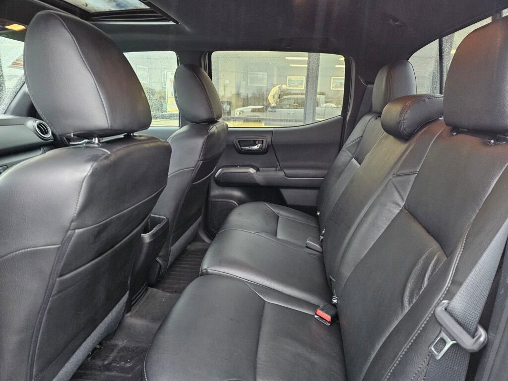 Used 2016 Toyota Tacoma TRD Off-Road image 13