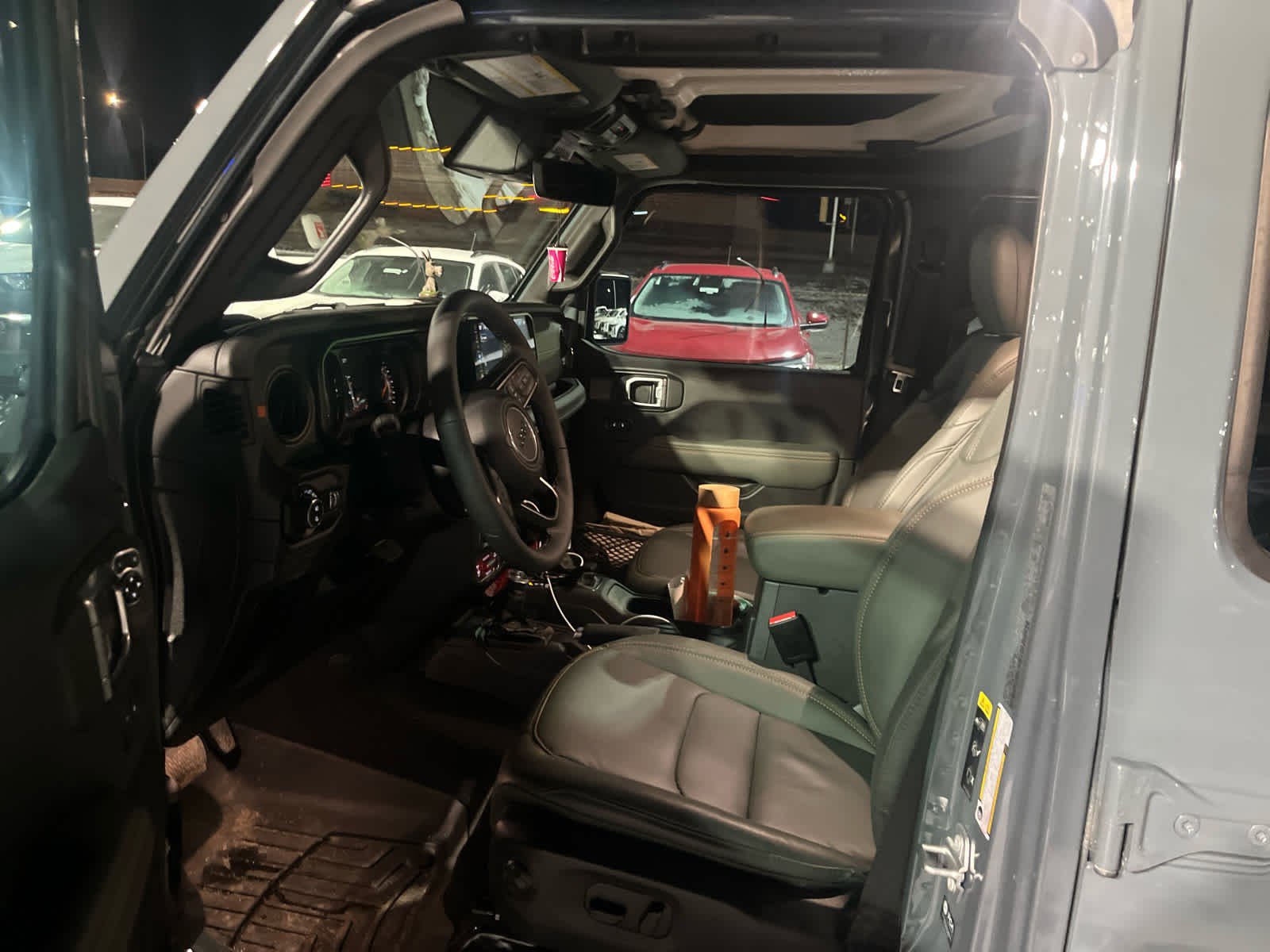 Used 2025 Jeep Gladiator Mojave image 10