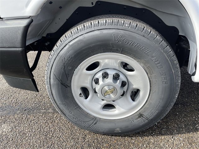 New 2025 Chevrolet Express 2500 image 5