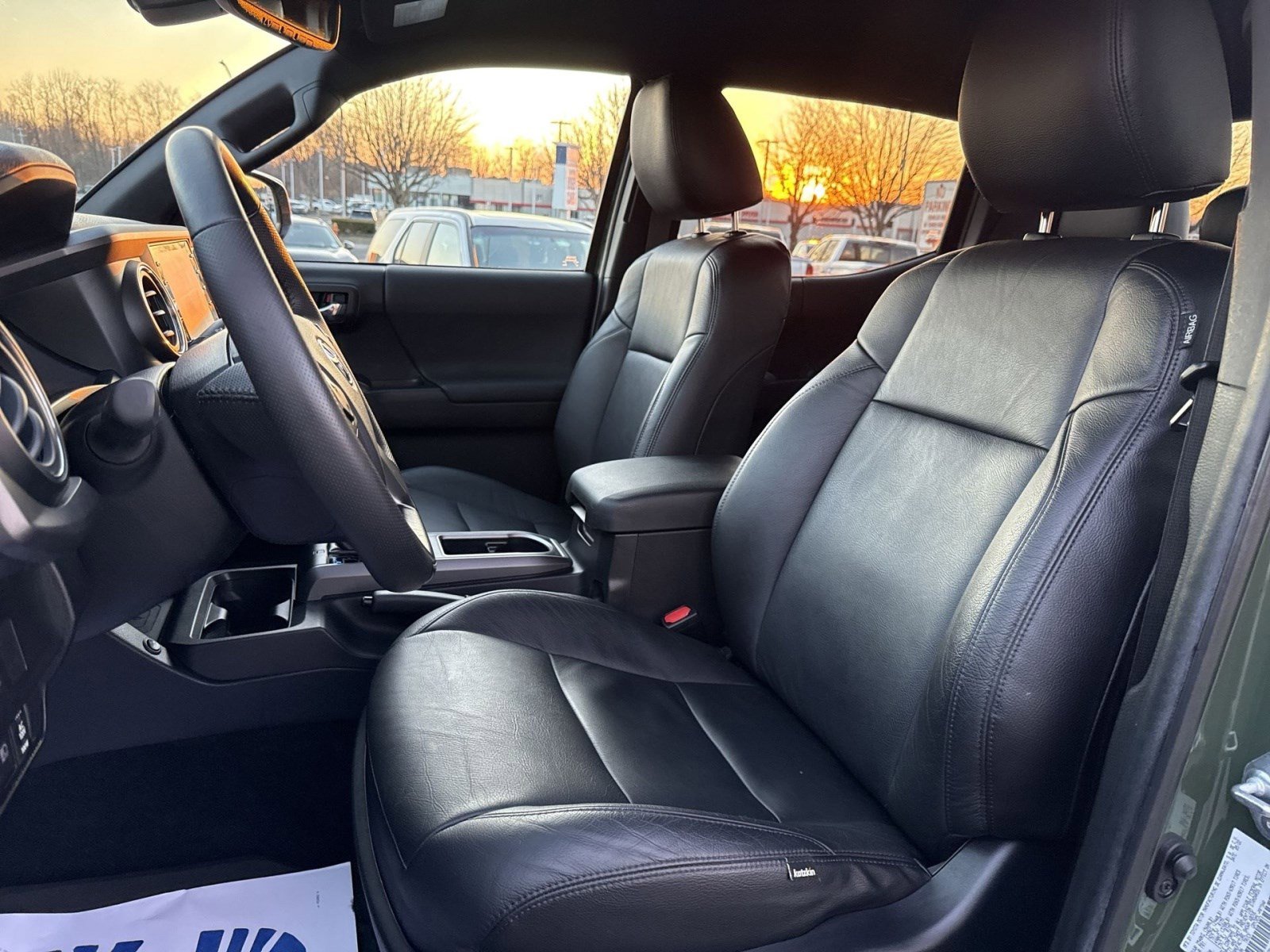 Used 2022 Toyota Tacoma TRD Sport image 12