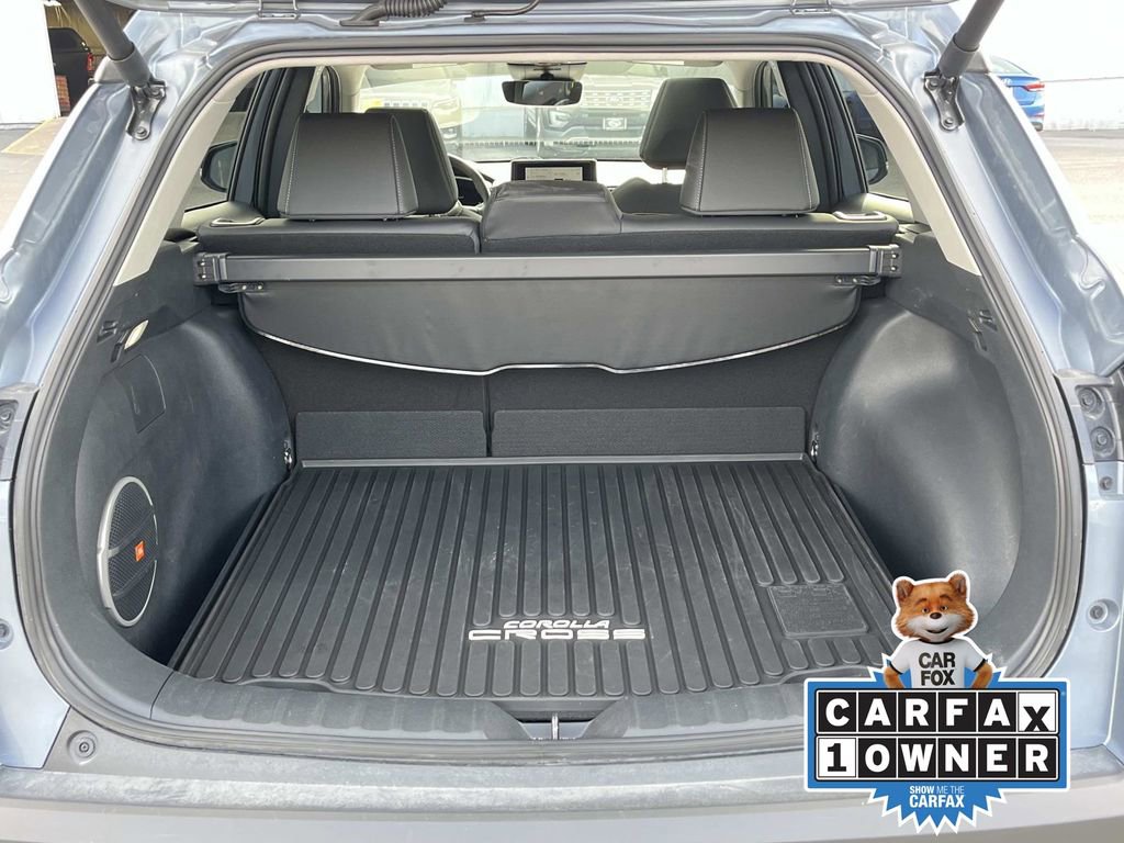 Used 2025 Toyota Corolla Cross XLE w/ Convenience Package image 19