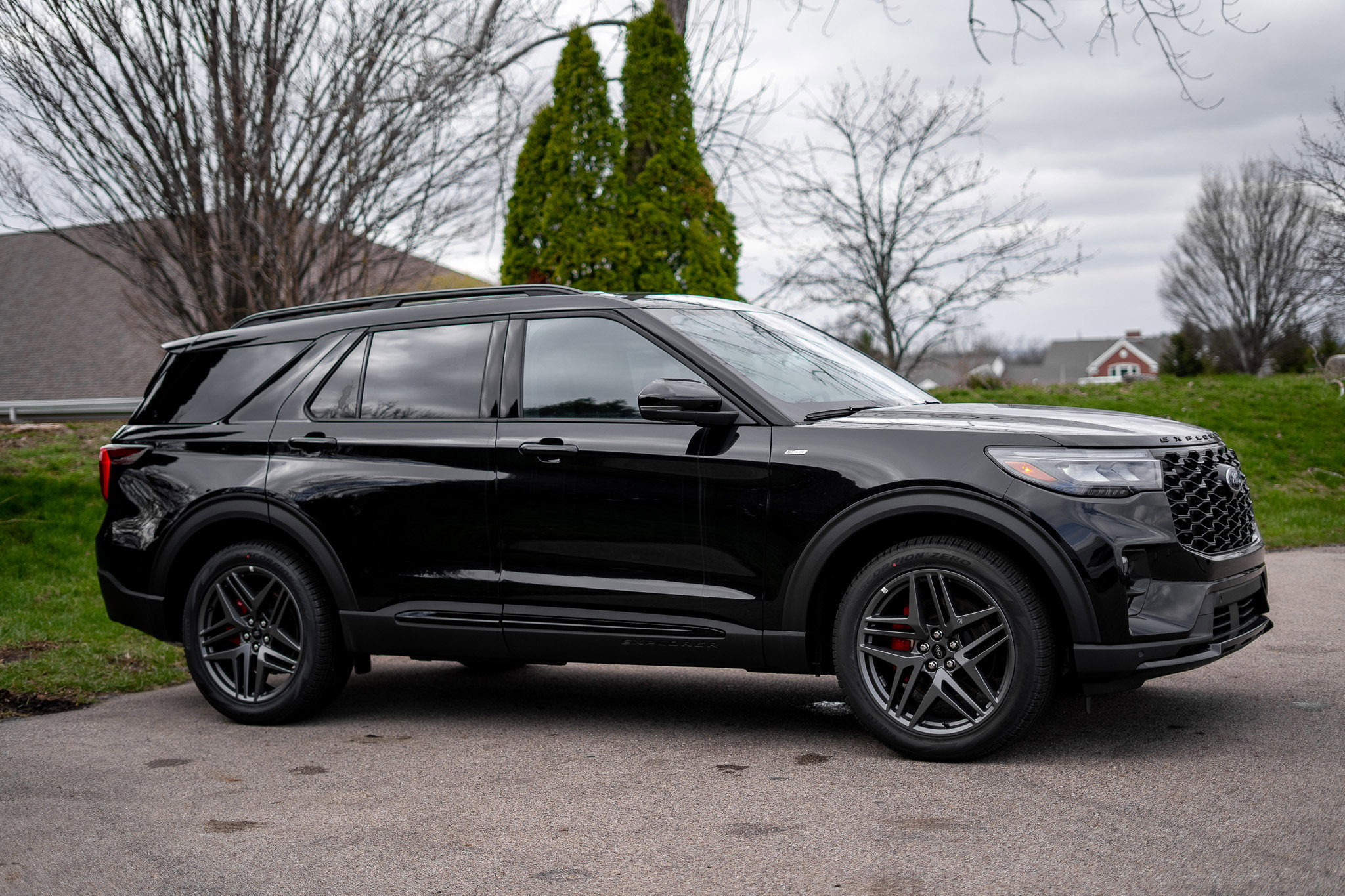 New 2026 Ford Explorer ST-Line w/ ST-Line Street Pack image 4