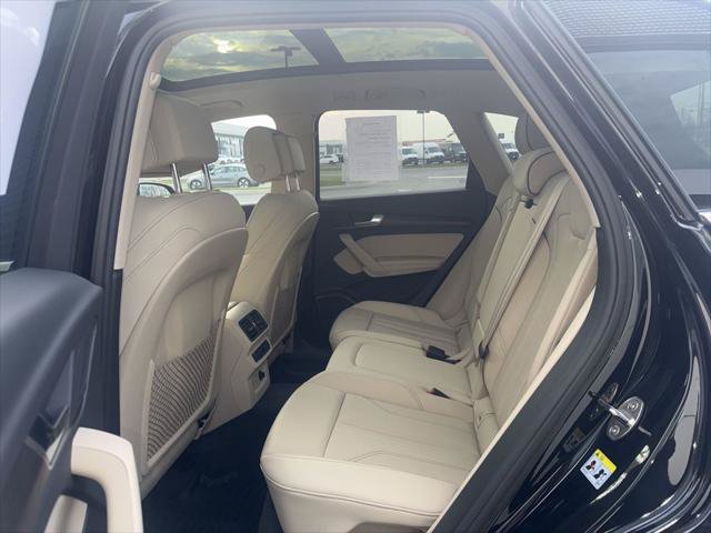 Certified 2025 Audi Q5 2.0T Premium Plus w/ Premium Plus Package AWD/4WD image 18
