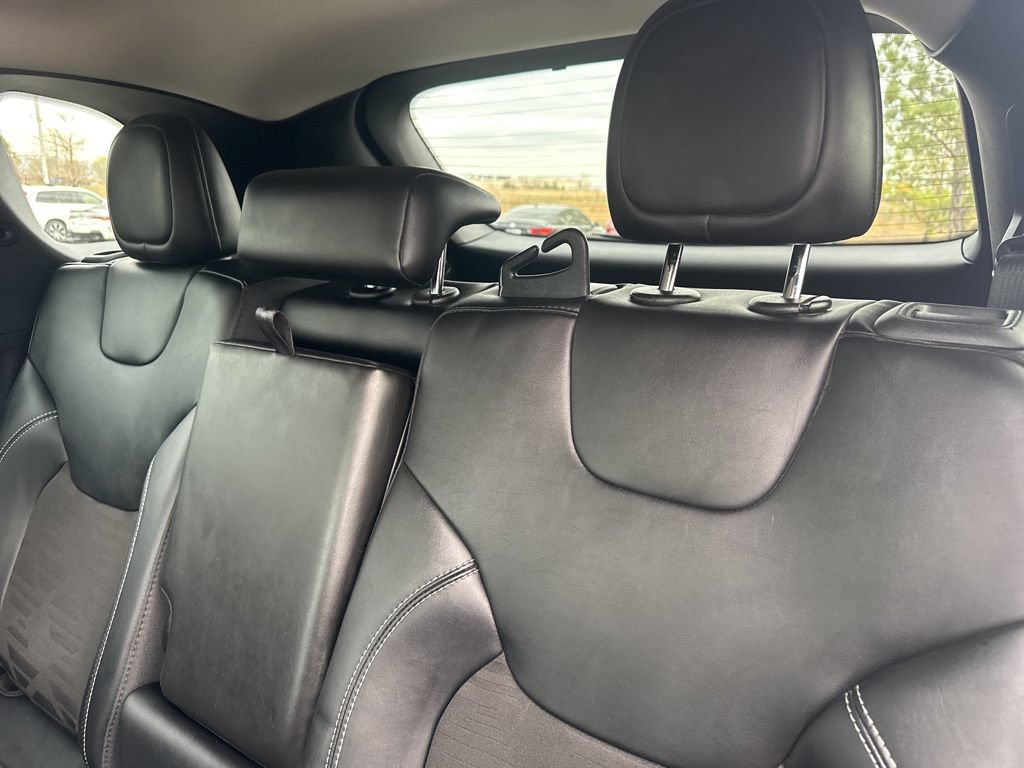 Used 2022 Jeep Cherokee Latitude AWD/4WD image 19