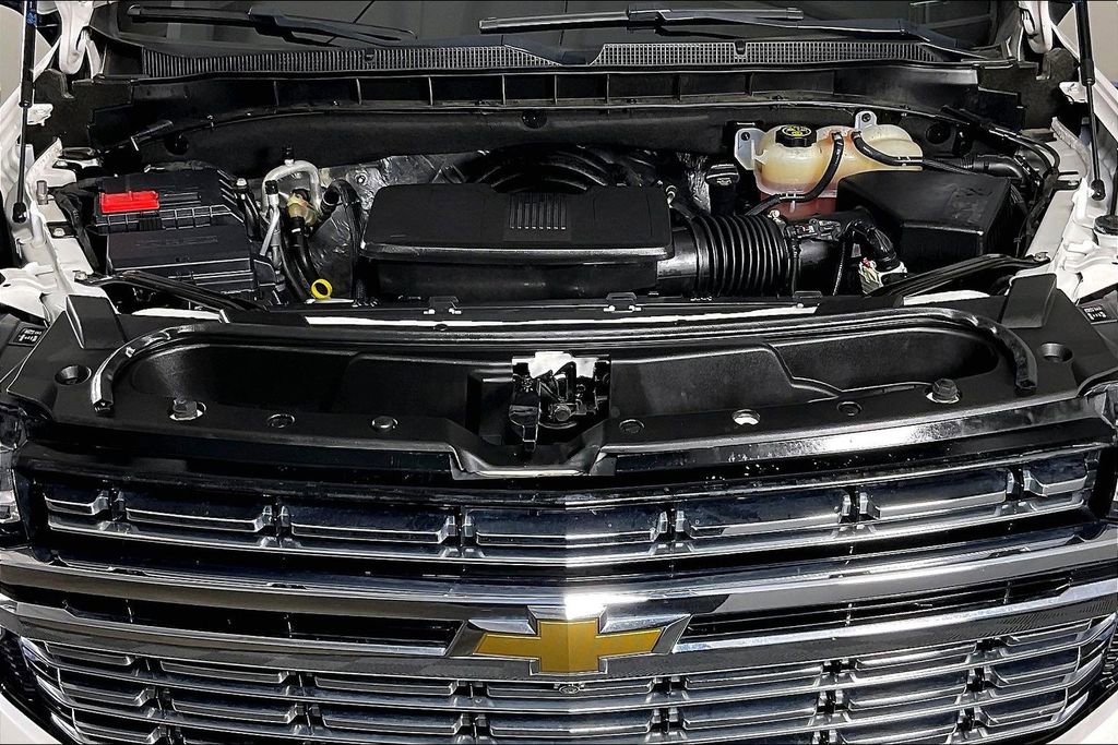 Used 2023 Chevrolet Tahoe Premier w/ Premium Package AWD/4WD image 13