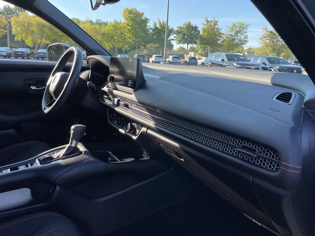Certified 2025 Honda HR-V Sport image 32
