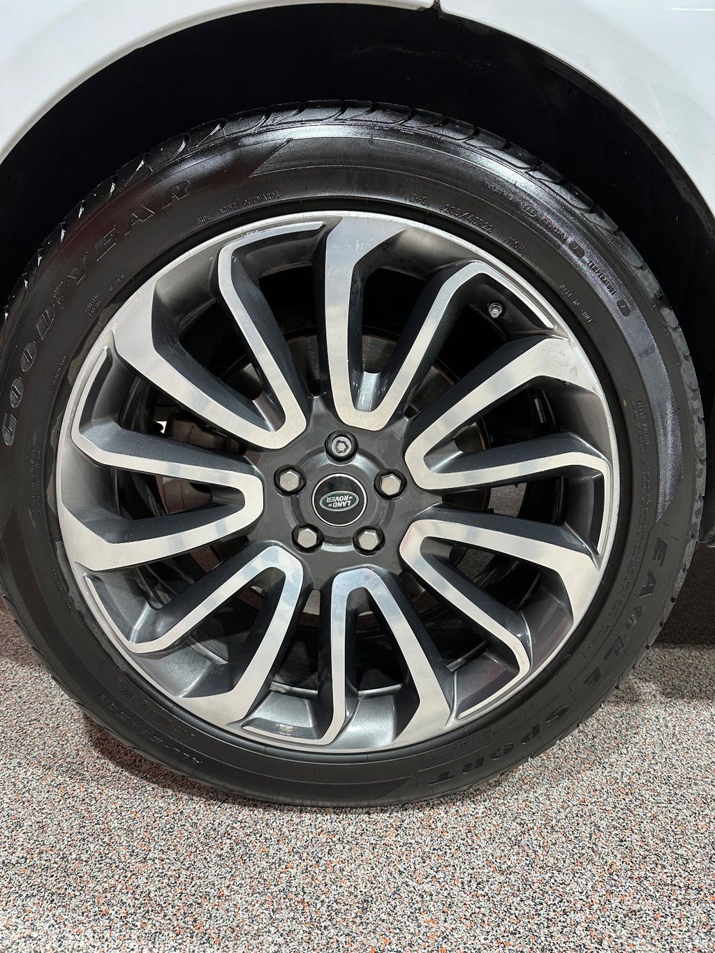 Used 2019 Land Rover Range Rover Long Wheelbase Supercharged AWD/4WD image 11