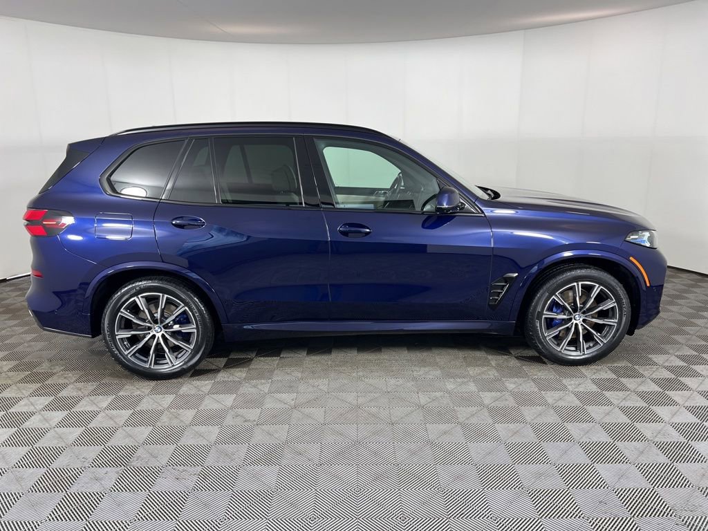 Certified 2024 BMW X5 xDrive40i w/ M Sport Package image 4