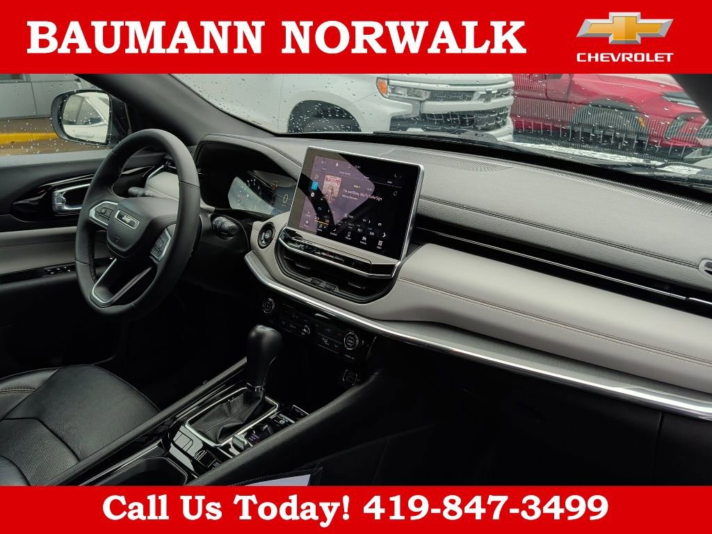 Used 2023 Jeep Compass Limited AWD/4WD image 11