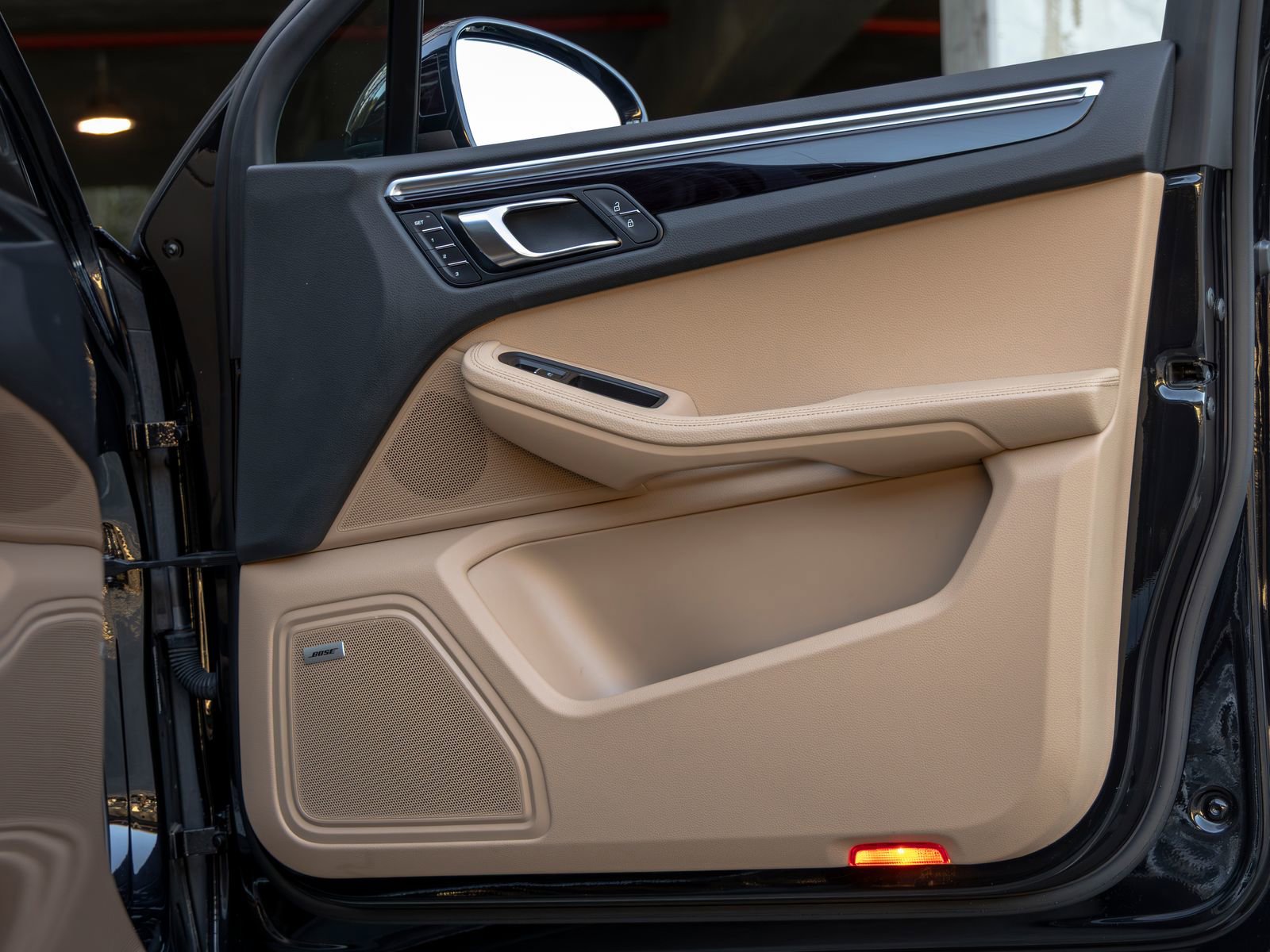 Certified 2020 Porsche Macan AWD/4WD image 53