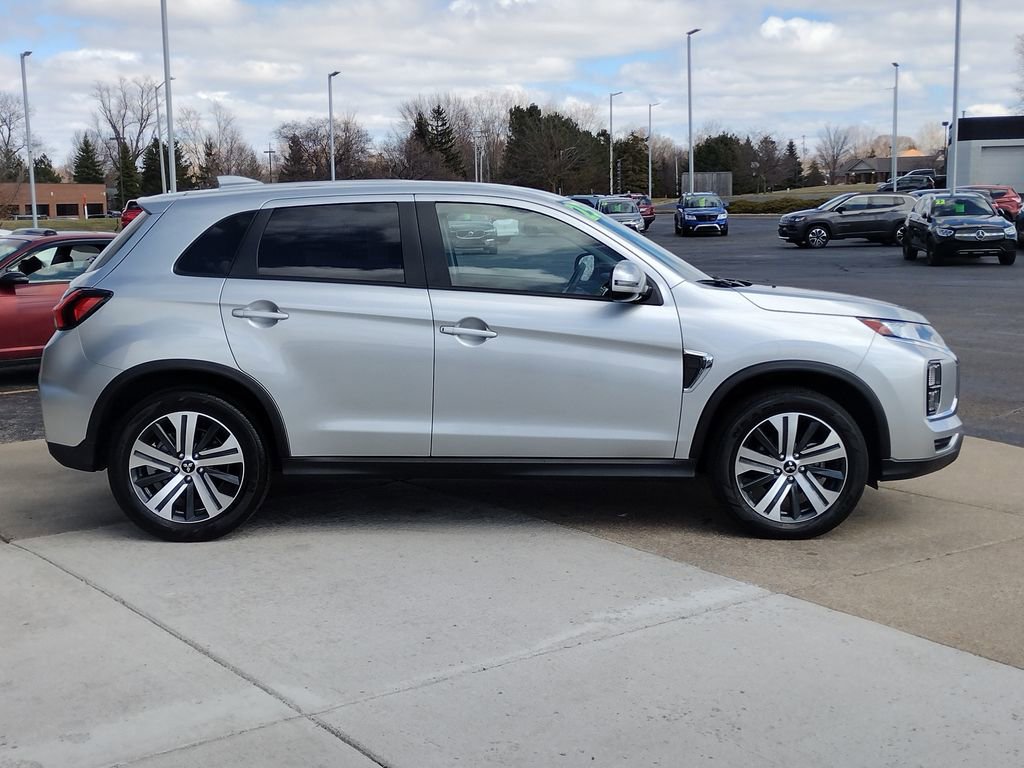 Used 2025 Mitsubishi Outlander Sport SE image 4