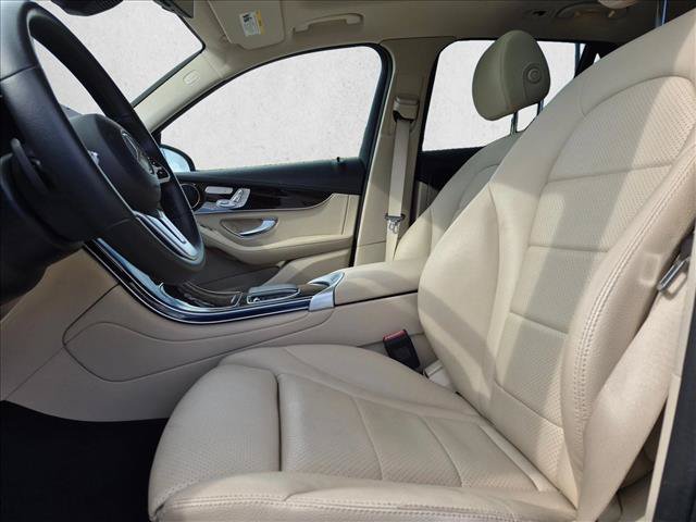 Used 2022 Mercedes-Benz GLC 300 image 17
