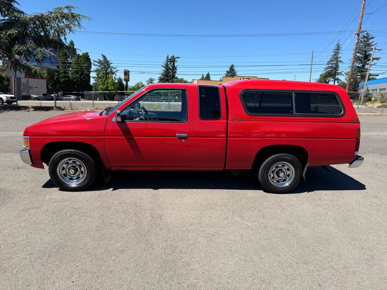 Used 1995 Nissan Pickup XE RWD image 3