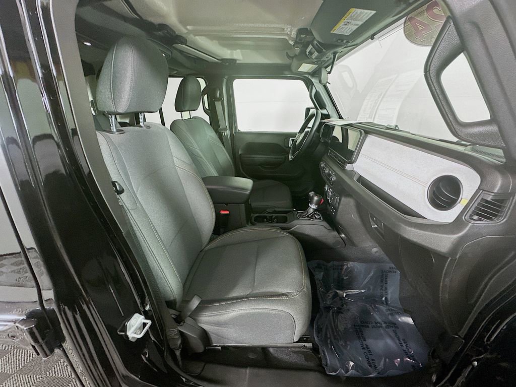 Certified 2024 Jeep Gladiator Sport image 39