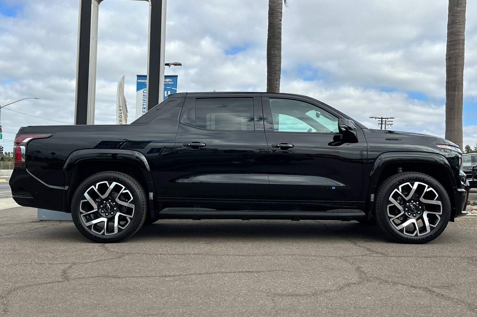 New 2024 Chevrolet Silverado EV RST image 3