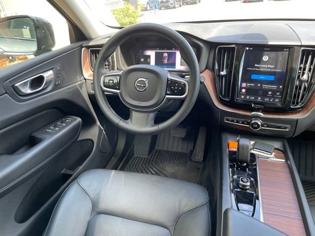 Used 2024 Volvo XC60 B5 Plus AWD/4WD image 12