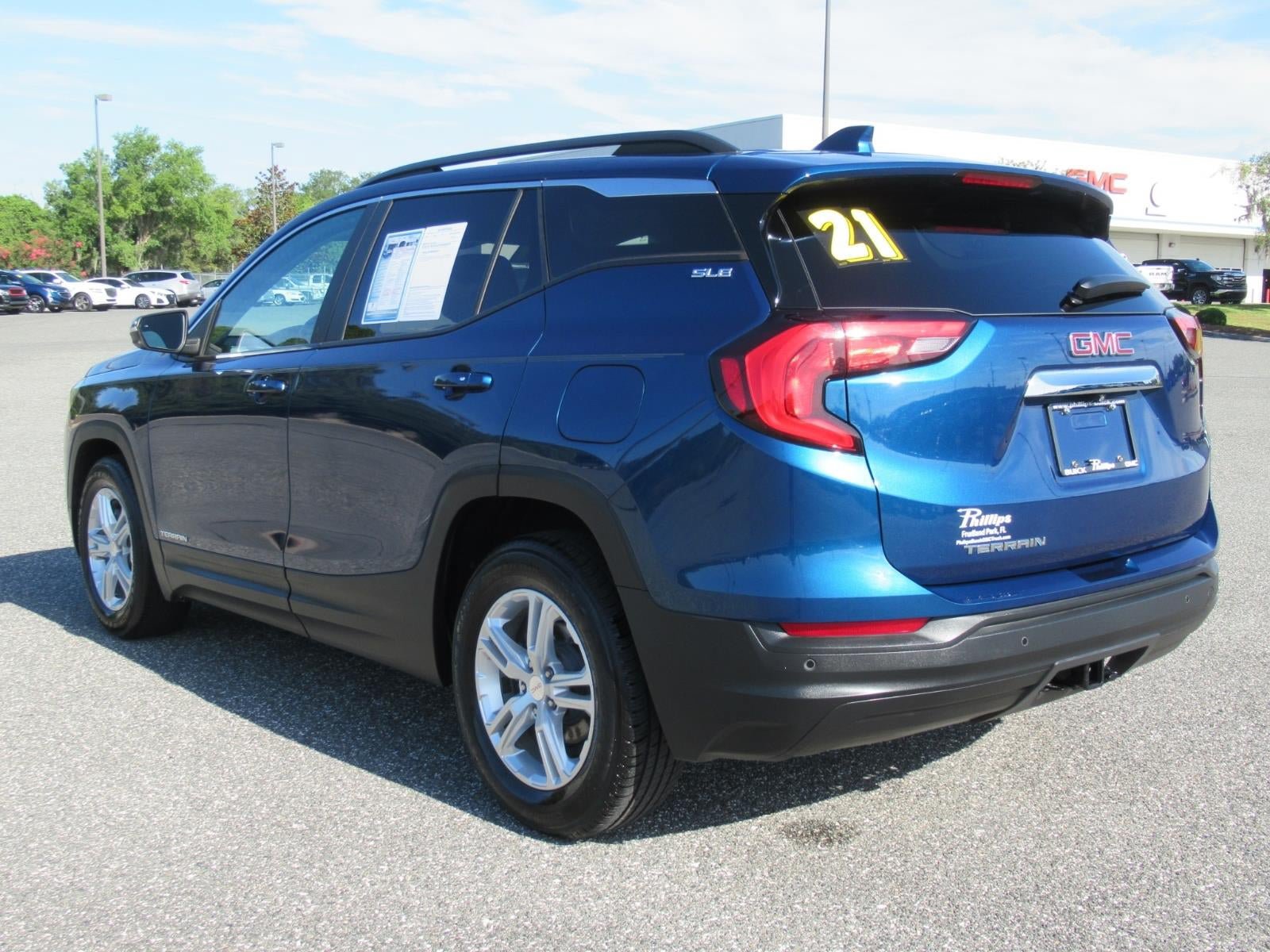Used 2021 GMC Terrain SLE w/ Driver Convenience Package FWD image 5