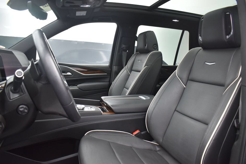 Certified 2024 Cadillac Escalade Premium Luxury w/ Performance Package AWD/4WD image 9