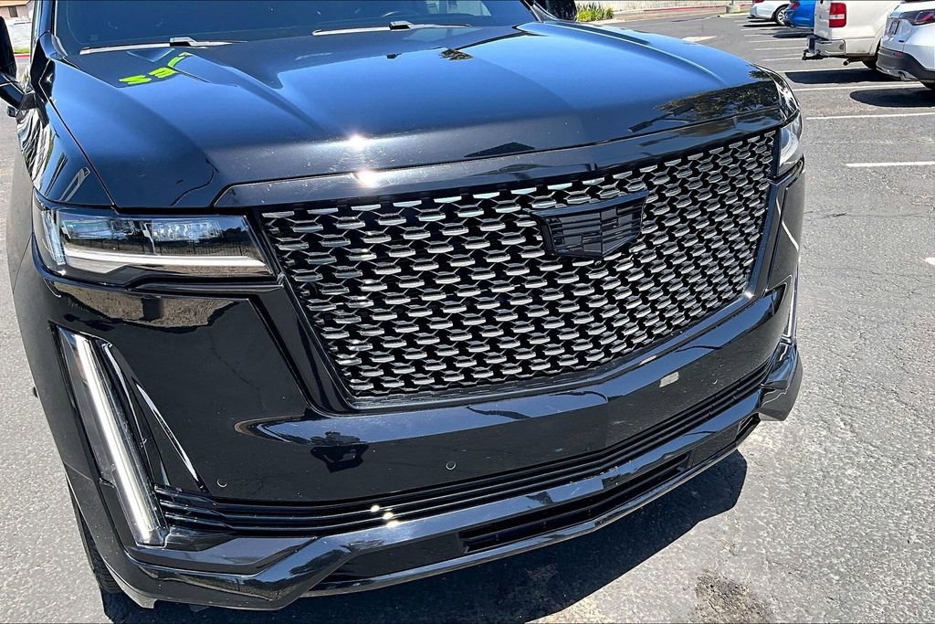 Used 2023 Cadillac Escalade Premium Luxury w/ Performance Package AWD/4WD image 26