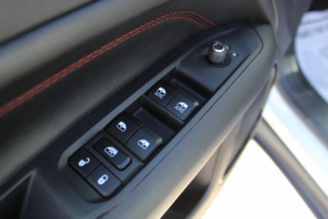 Used 2025 Jeep Compass Trailhawk w/ Trailhawk Elite Group image 11