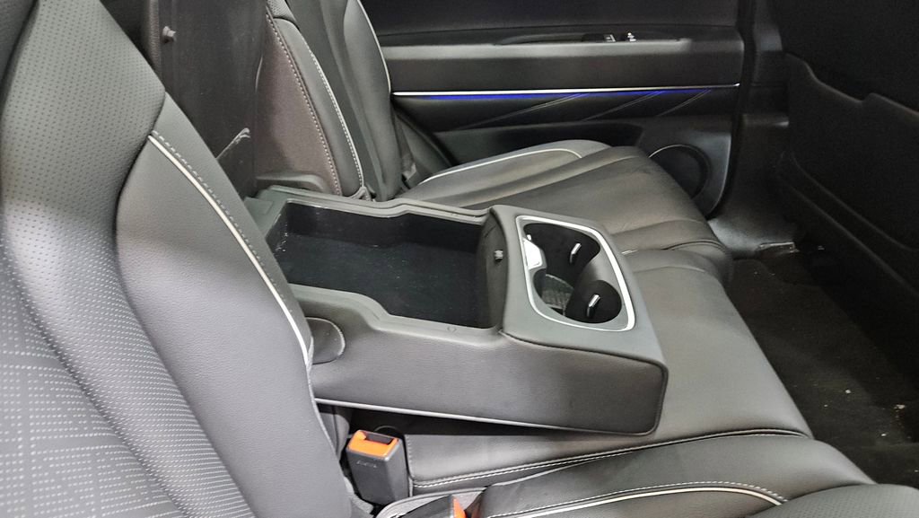 Used 2025 Genesis GV80 3.5T Advanced image 12