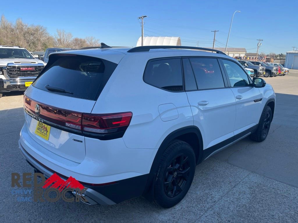 Used 2025 Volkswagen Atlas Peak Edition SE AWD/4WD image 5