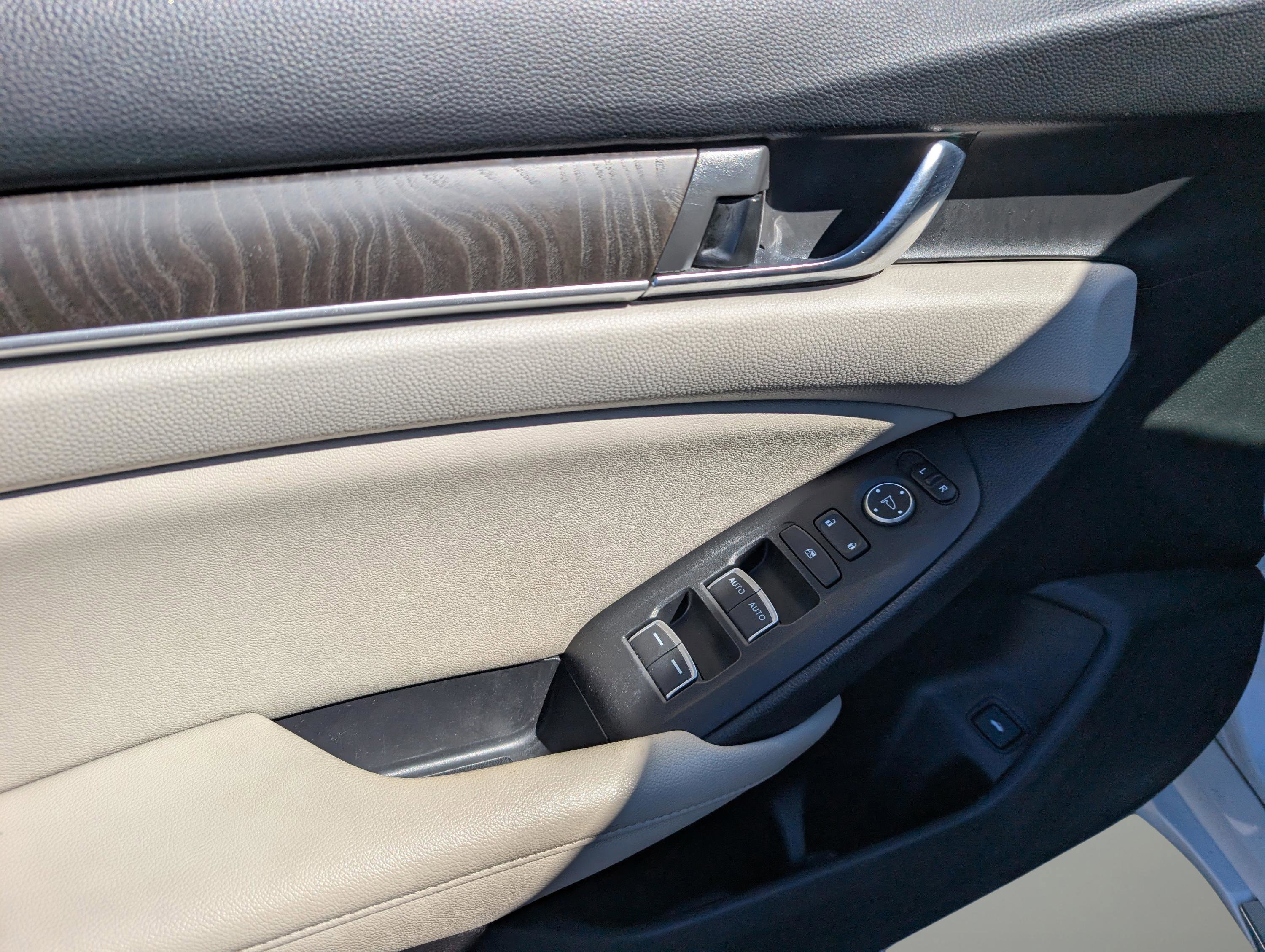 Used 2020 Honda Accord EX image 9