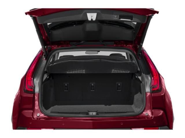 Used 2022 Cadillac XT4 Luxury w/ Cold Weather Package FWD image 11