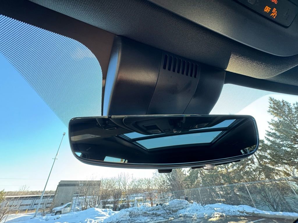 Used 2023 GMC Yukon Denali w/ Denali Reserve Package image 24