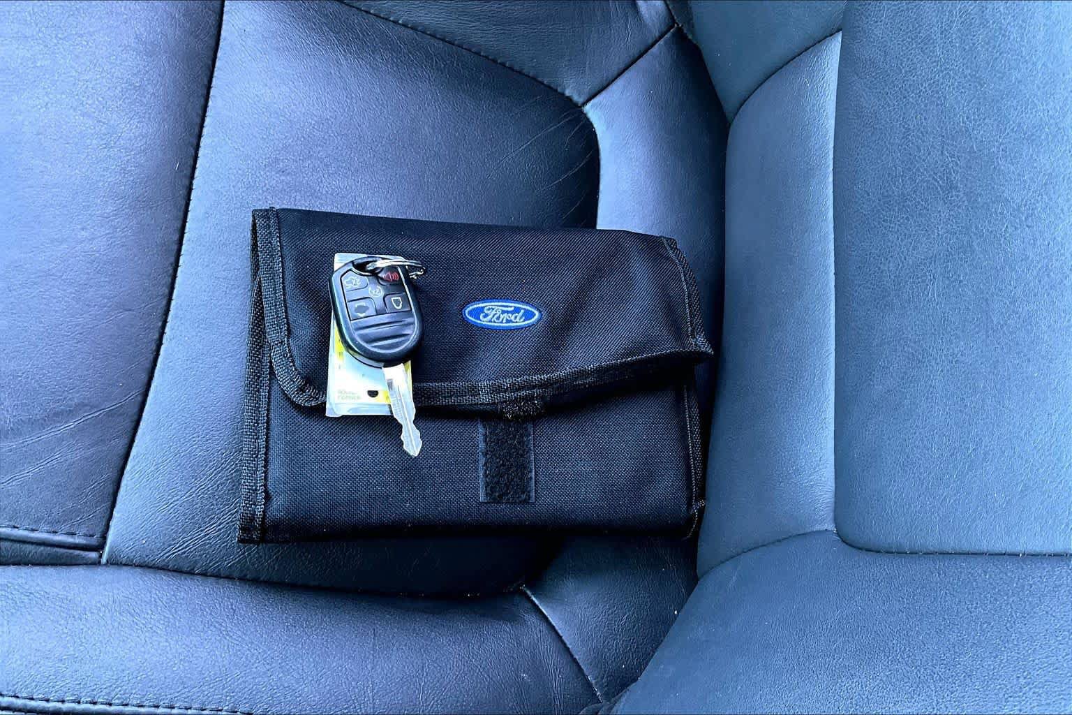 Used 2015 Ford Explorer XLT w/ Equipment Group 202B FWD image 14