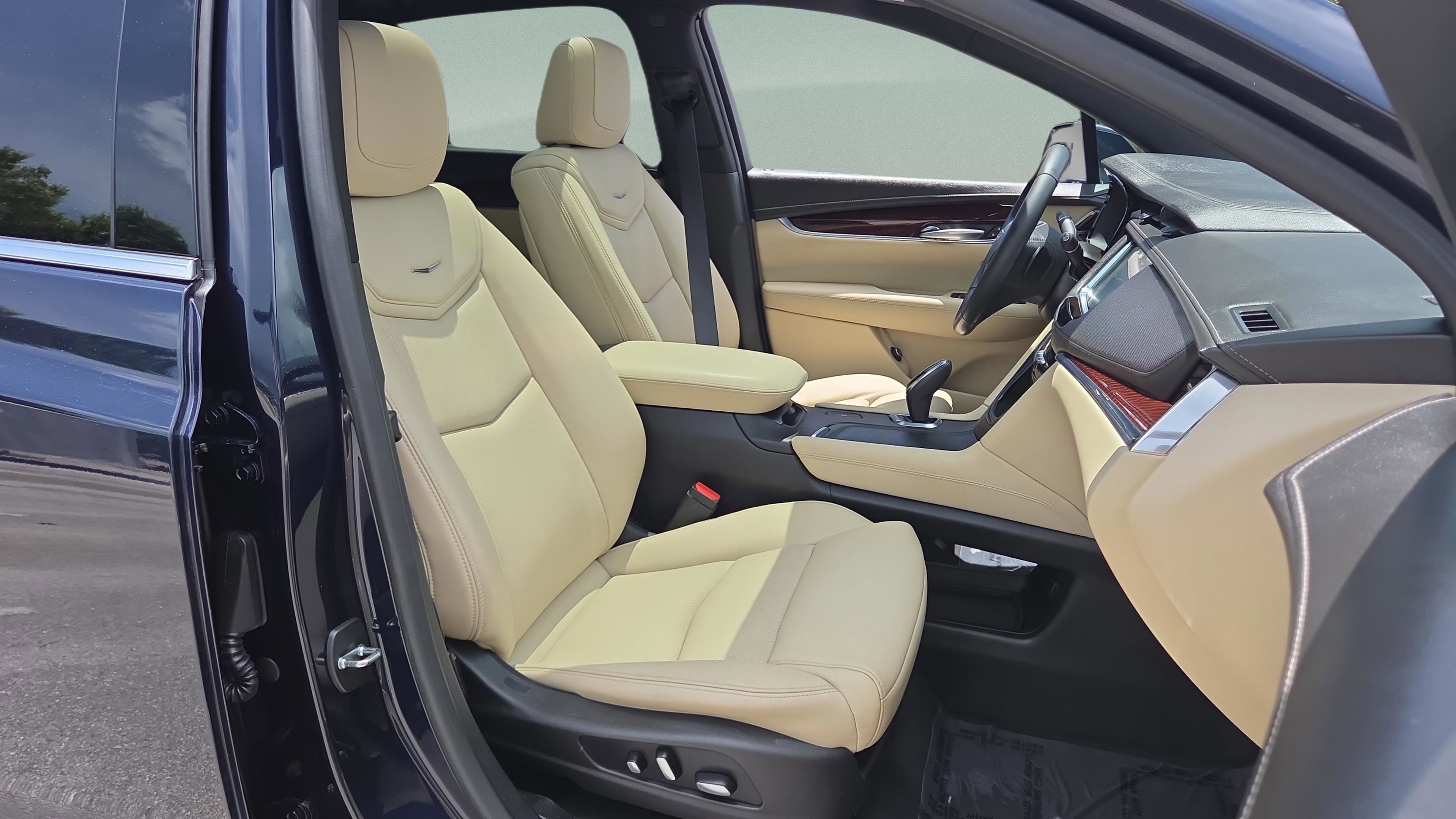 Used 2017 Cadillac XT5 Luxury FWD image 17