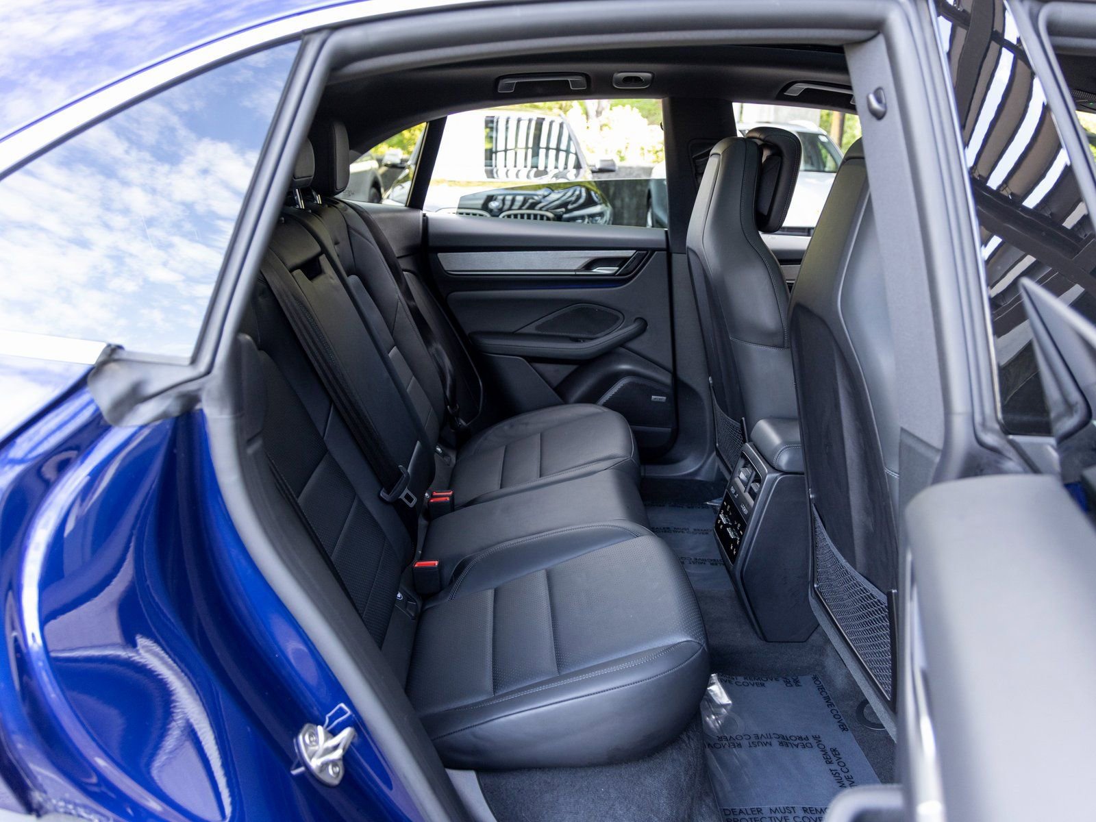 Certified 2025 Porsche Macan 4 Electric AWD/4WD image 47