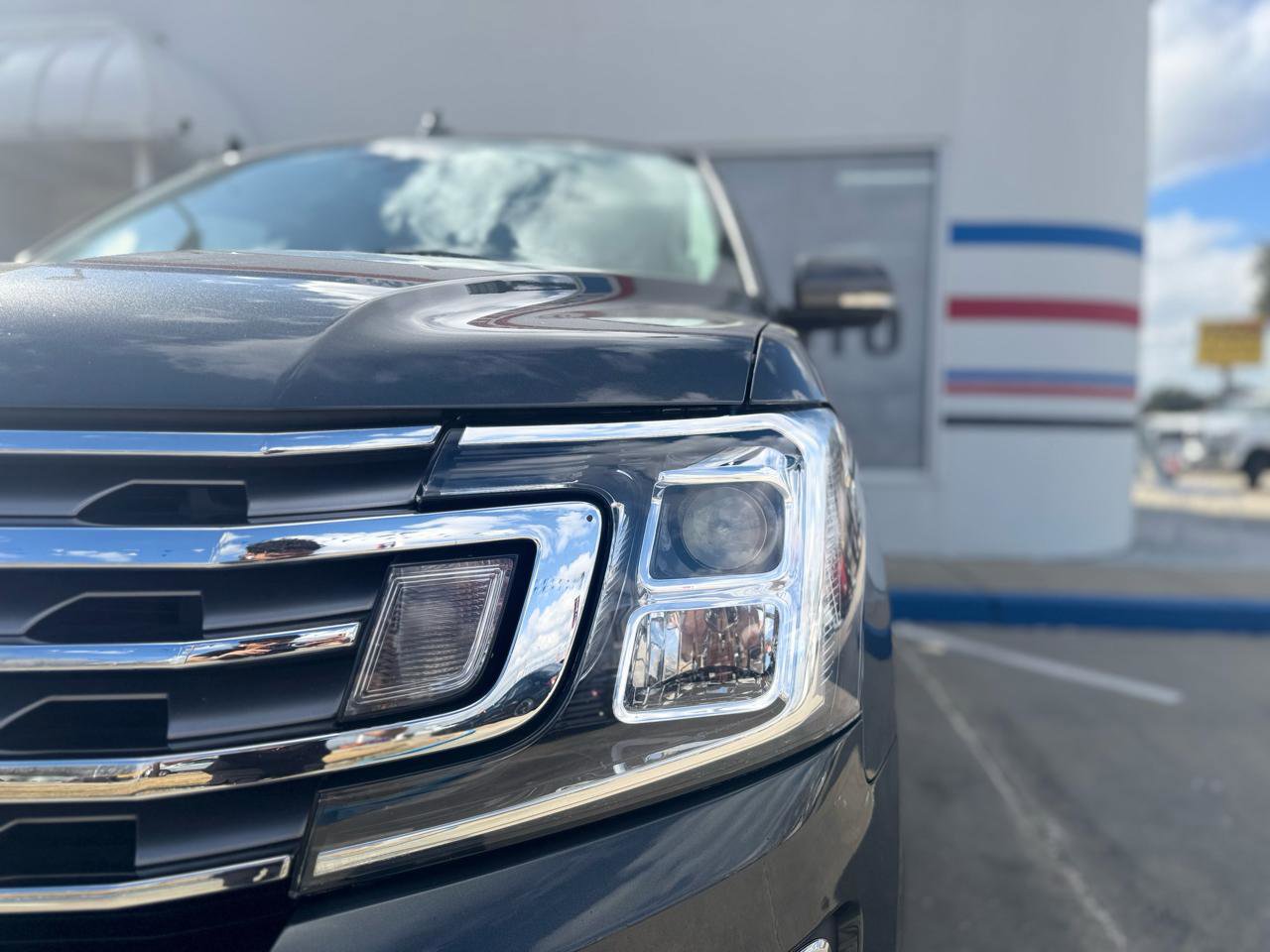 Used 2020 Ford Expedition Limited image 12