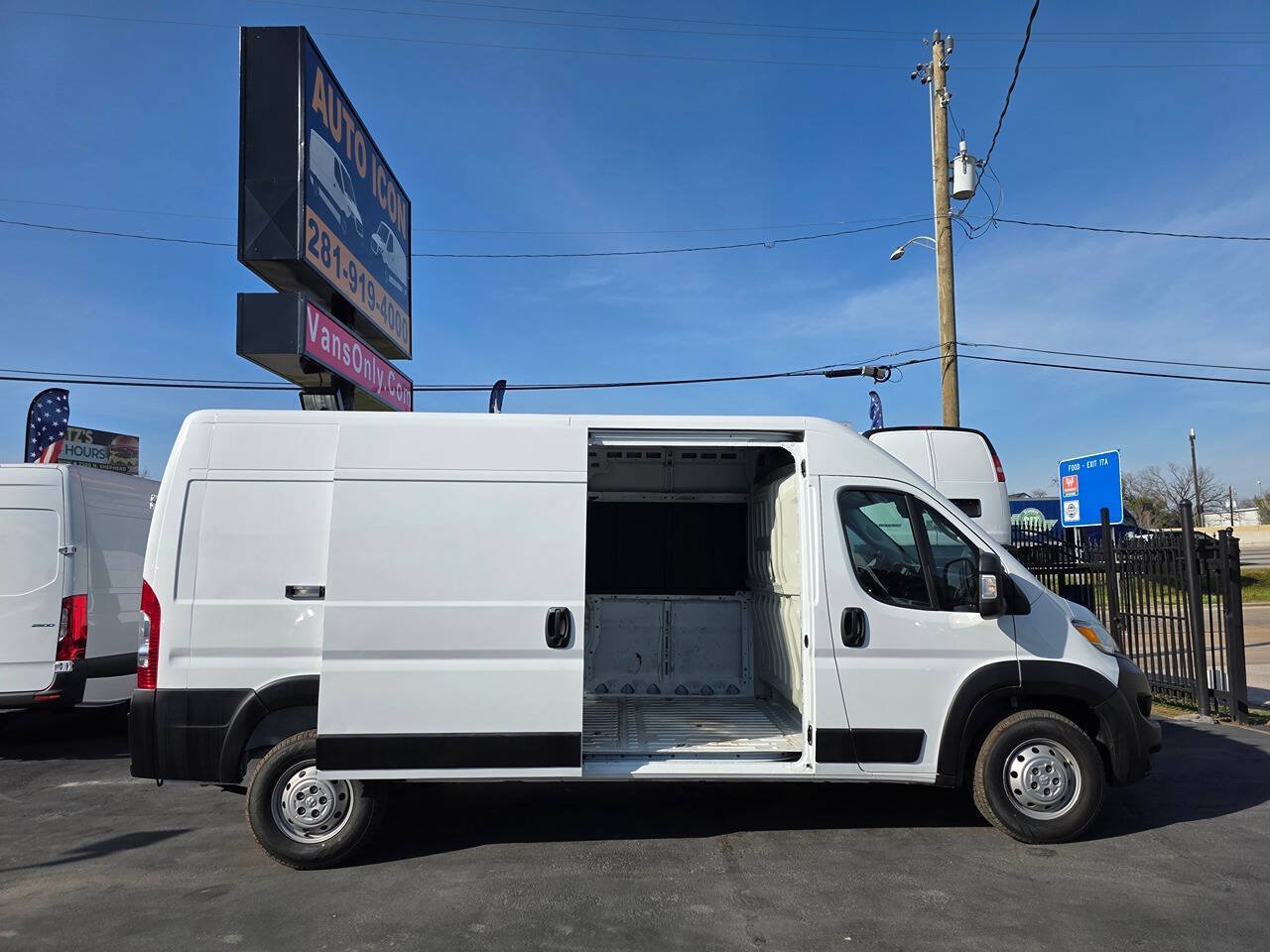 Used 2023 RAM ProMaster 3500 FWD image 5