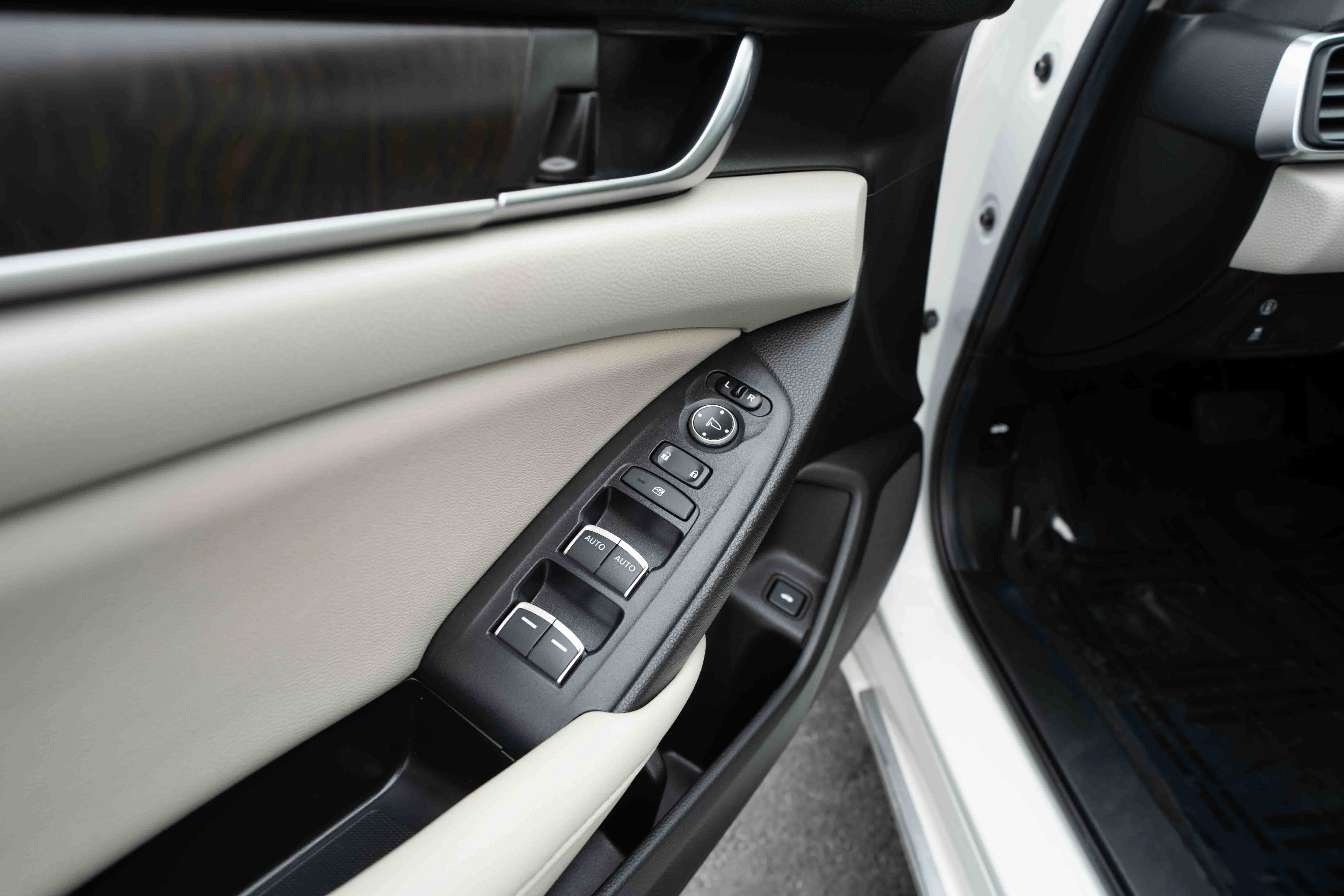 Used 2020 Honda Accord EX image 7