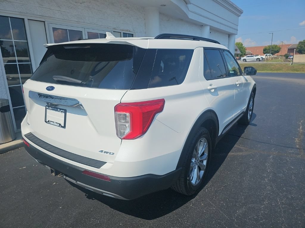 Used 2023 Ford Explorer XLT w/ Equipment Group 202A AWD/4WD image 4