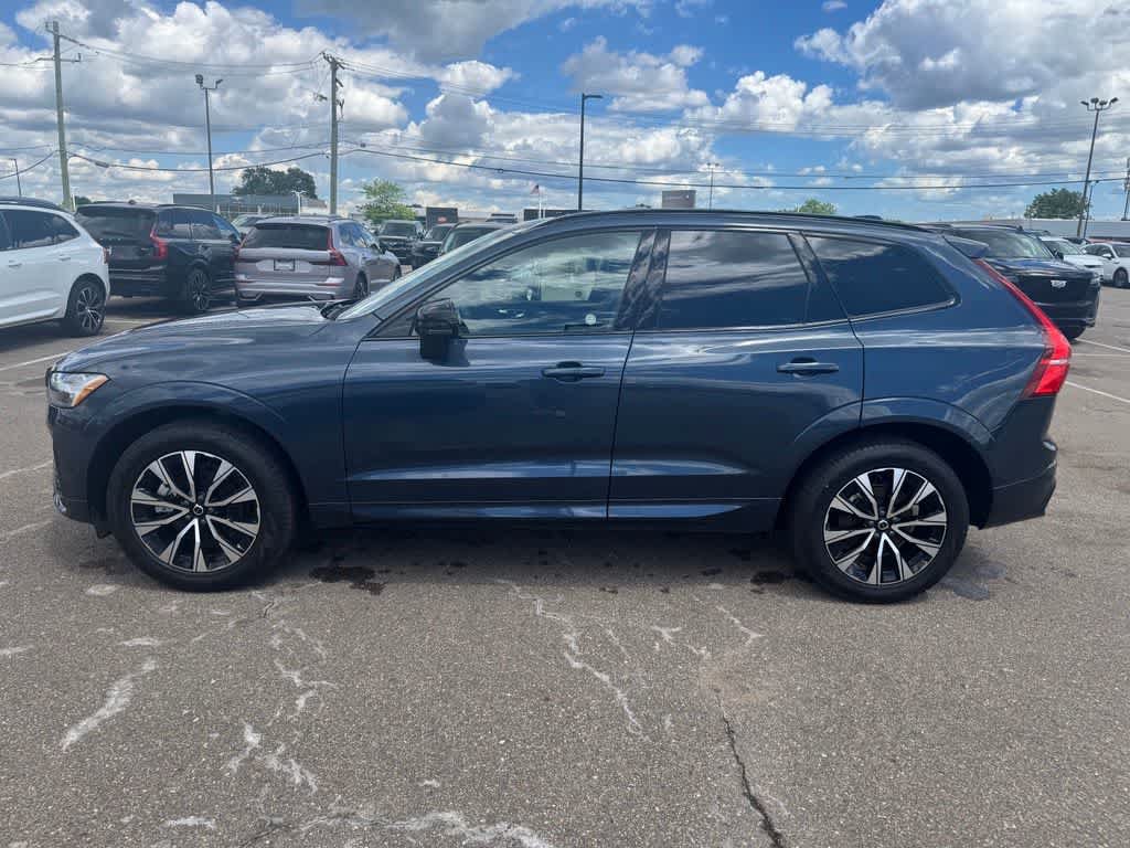 Used 2025 Volvo XC60 B5 Plus AWD/4WD image 8