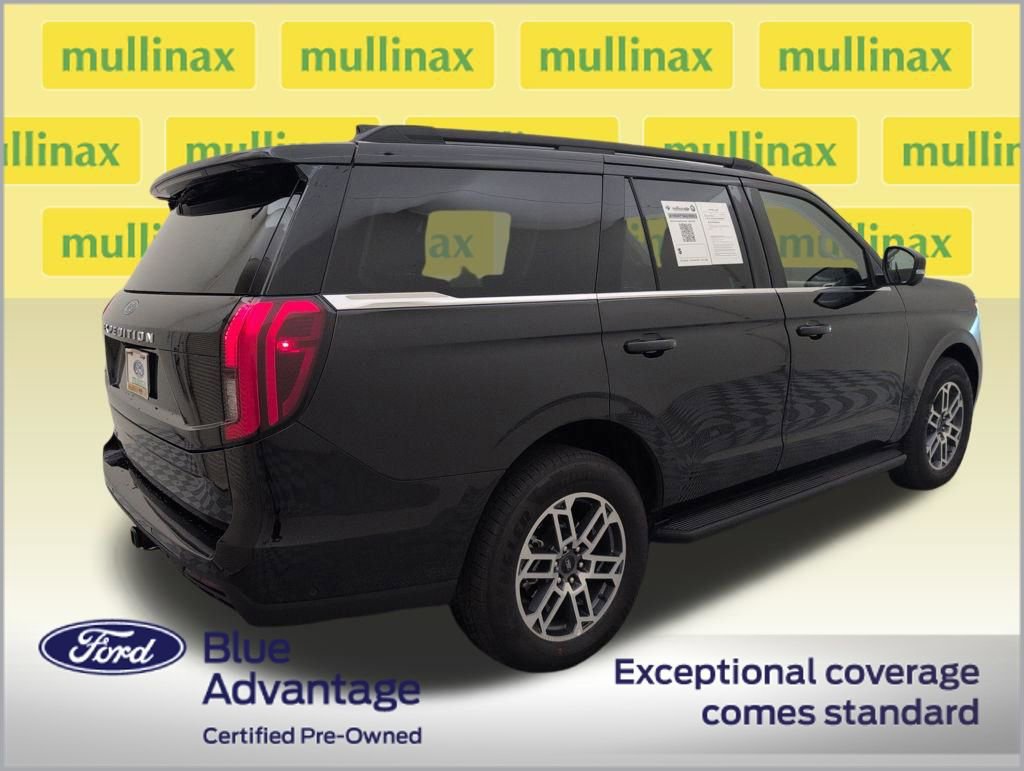 Certified 2025 Ford Expedition Active image 3