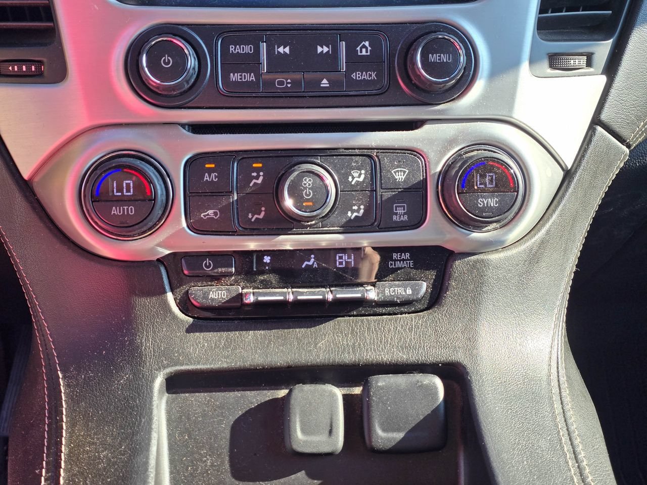 Used 2020 GMC Yukon SLE w/ HD Trailering Package AWD/4WD image 18