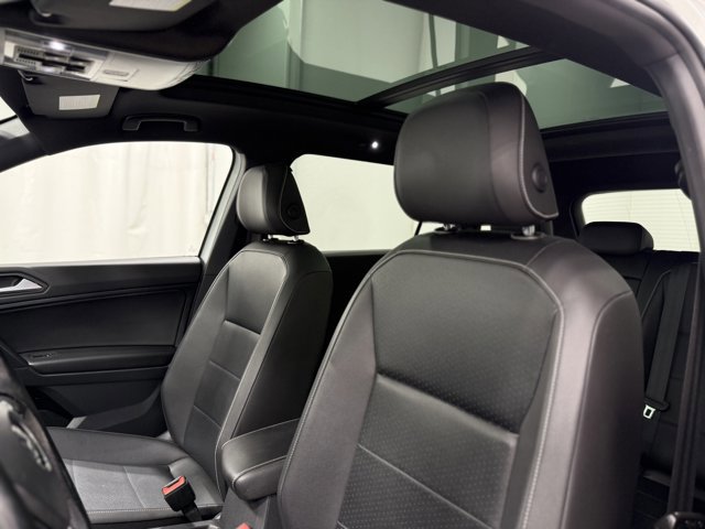 Used 2021 Volkswagen Tiguan SE R-Line AWD/4WD image 15