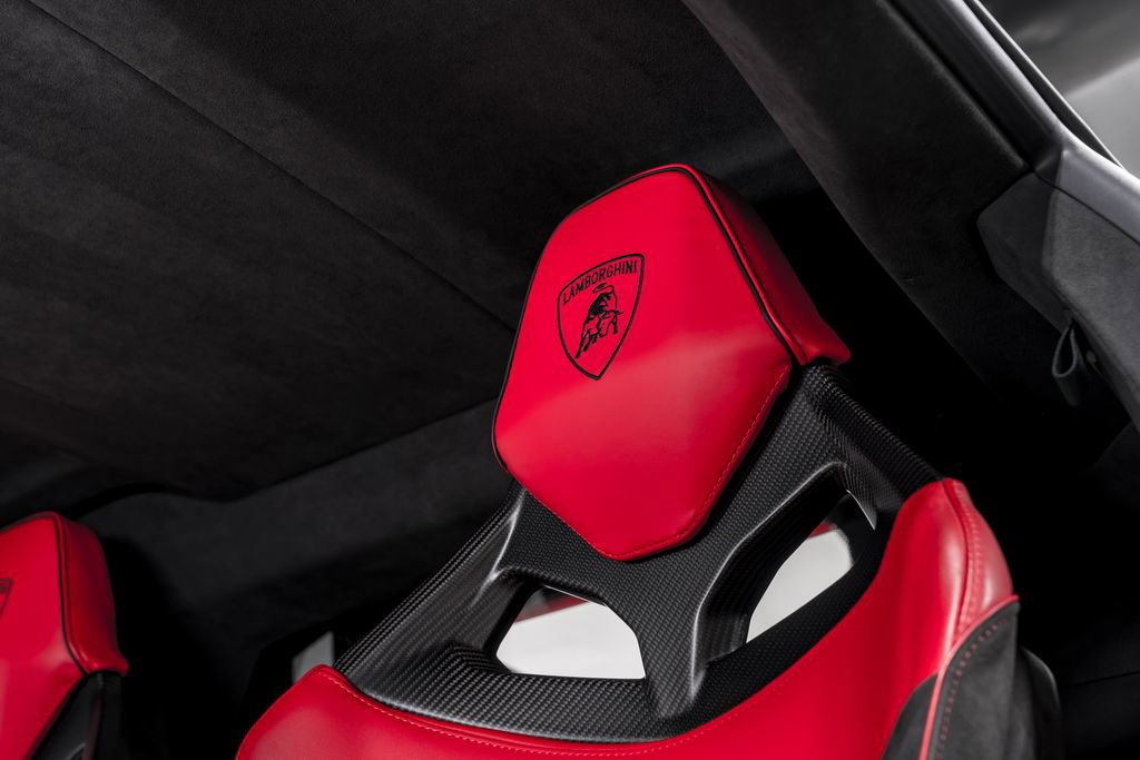 Used 2025 Lamborghini Revuelto image 19