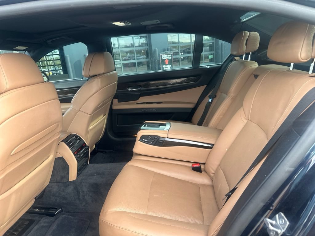 Used 2010 BMW 750Li RWD image 10