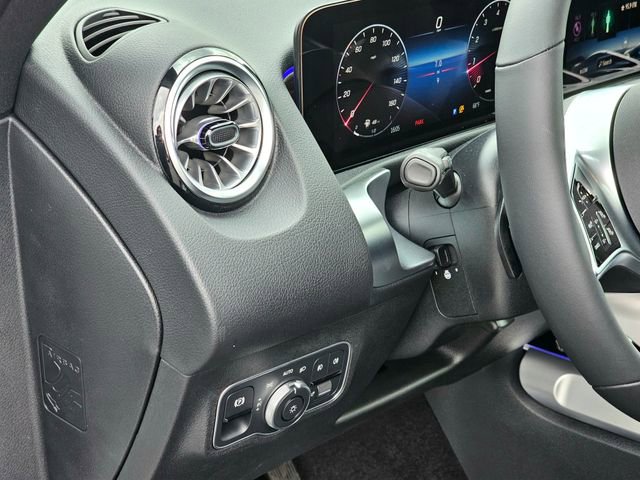 New 2026 Mercedes-Benz GLB 250 4MATIC image 15