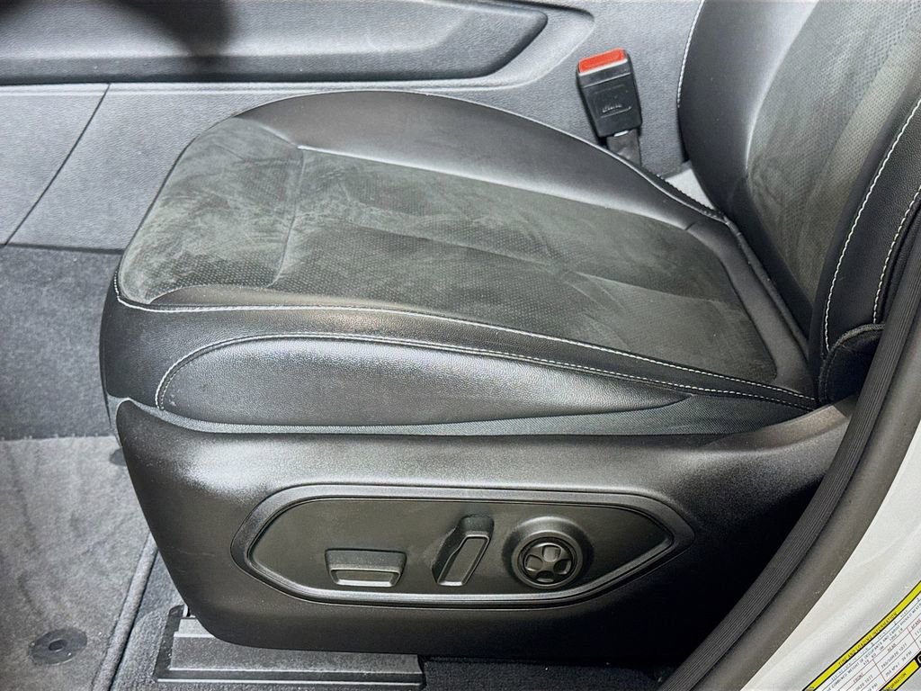 Used 2023 Jeep Grand Cherokee Altitude image 16