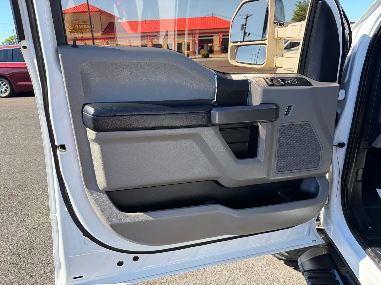 Used 2019 Ford F250 XLT AWD/4WD image 8