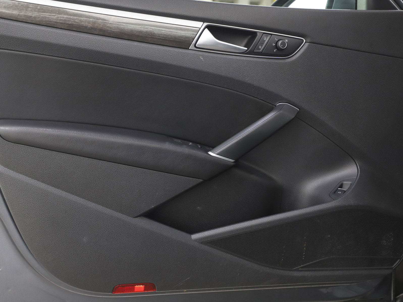 Used 2016 Volkswagen Passat 1.8T SE image 17