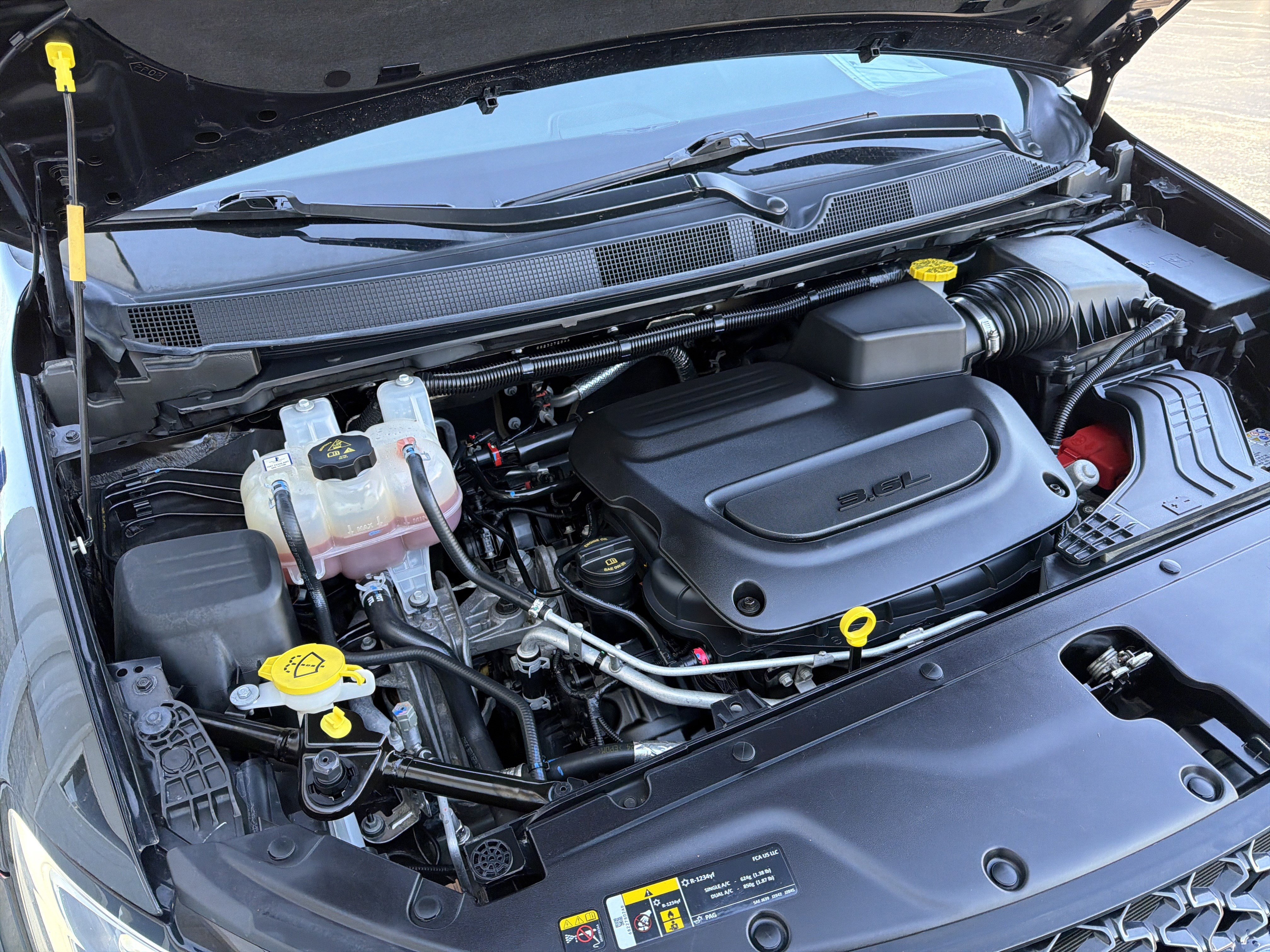 Used 2025 Chrysler Pacifica Select FWD image 45