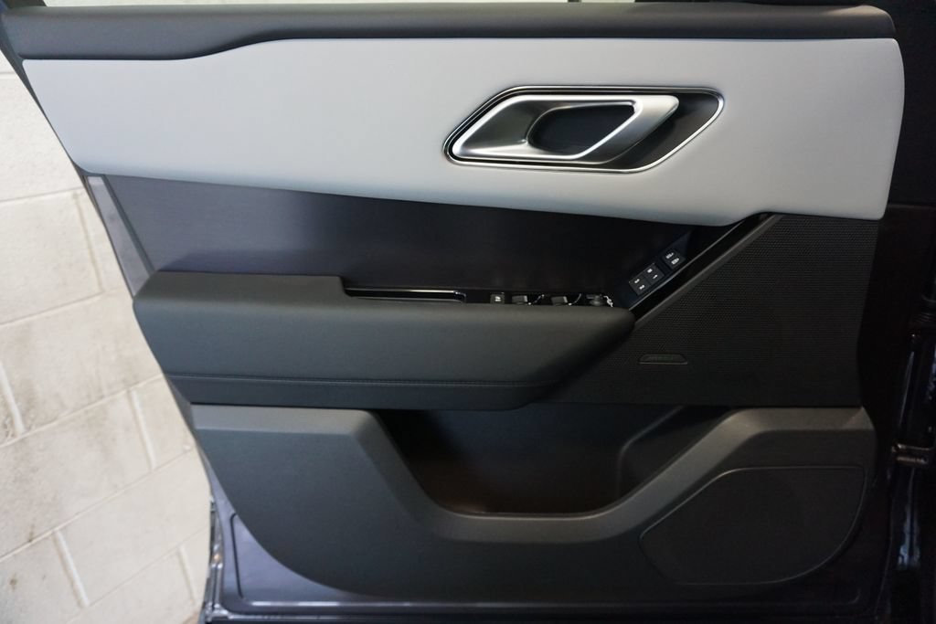 New 2026 Land Rover Range Rover Velar Dynamic SE AWD/4WD image 17